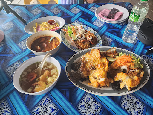 AMIN FLOATING RESTAURANT