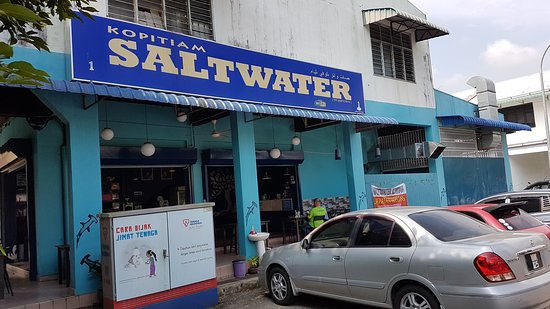 Saltwater Kopitiam 1 Saltwater Kopitiam: Tempat Santai dengan Pemandangan Laut dan Kopi Tradisional