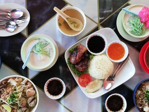 Kedai Makan N Surprise - Tempat Makan Popular dengan Hidangan Menarik dan Murah